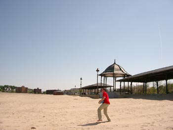 Revere Beach (080504) 21