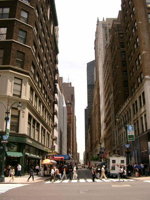 NY 5th Avenue (040604) 4