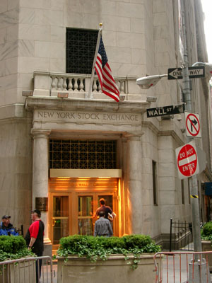 NY Wall St + Finacial District (060604) 15