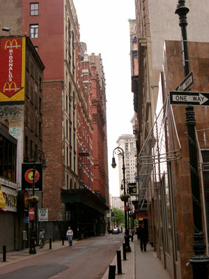 NY Wall St + Finacial District (060604) 32